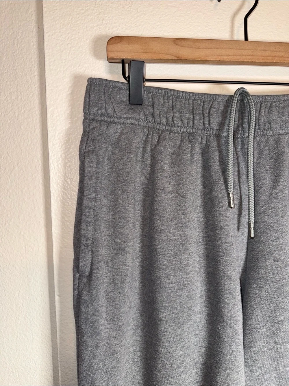 THE NORTH FACE Men’s Gray Fleece-Lined Joggers L